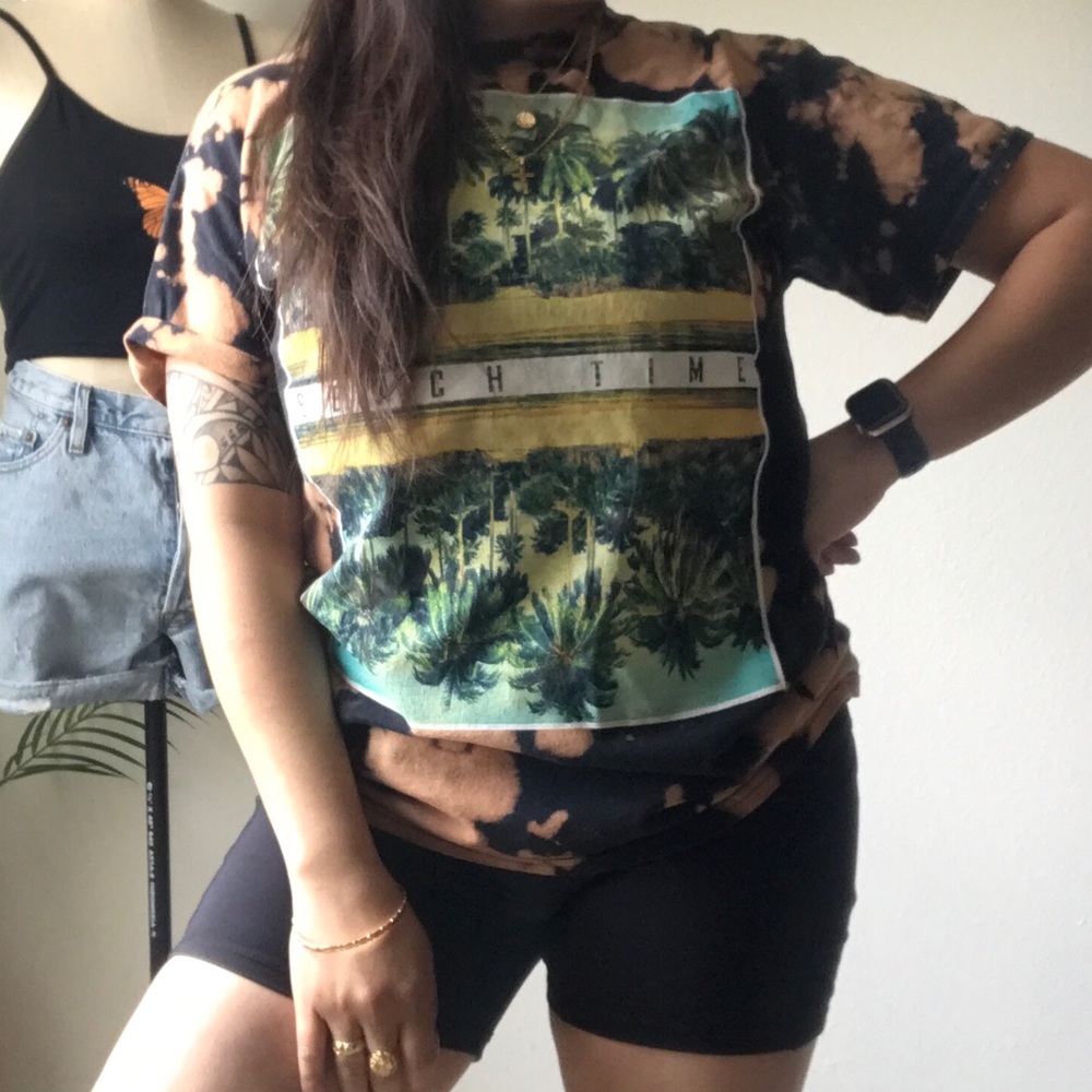 🛍🛍🛍 Reverse dyed short sleeve tee.